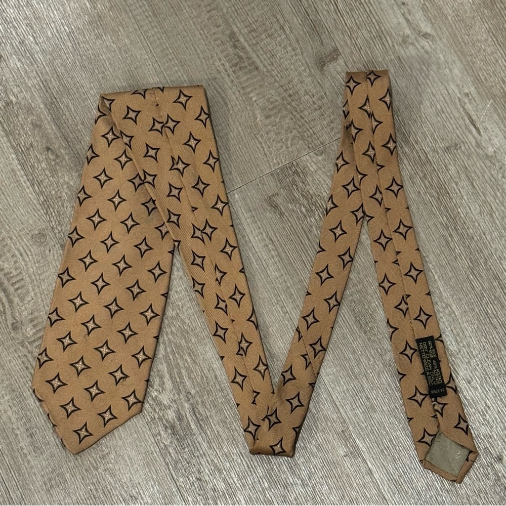 Giorgio Armani Vintage Men's Silk Tie Light Brown Camel Luxury Geometric Print - Picture 5 of 6